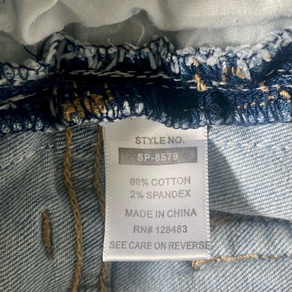 FOREVER 21 GROMMET DETAIL BLUE DENIM JEAN SHORTS - Picture 9 of 9